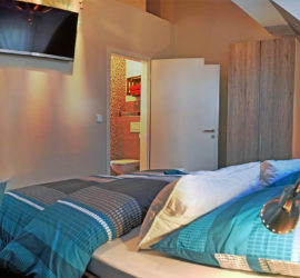 Frankfurt B&B Doppelzimmer "Hesselbach" 8661c