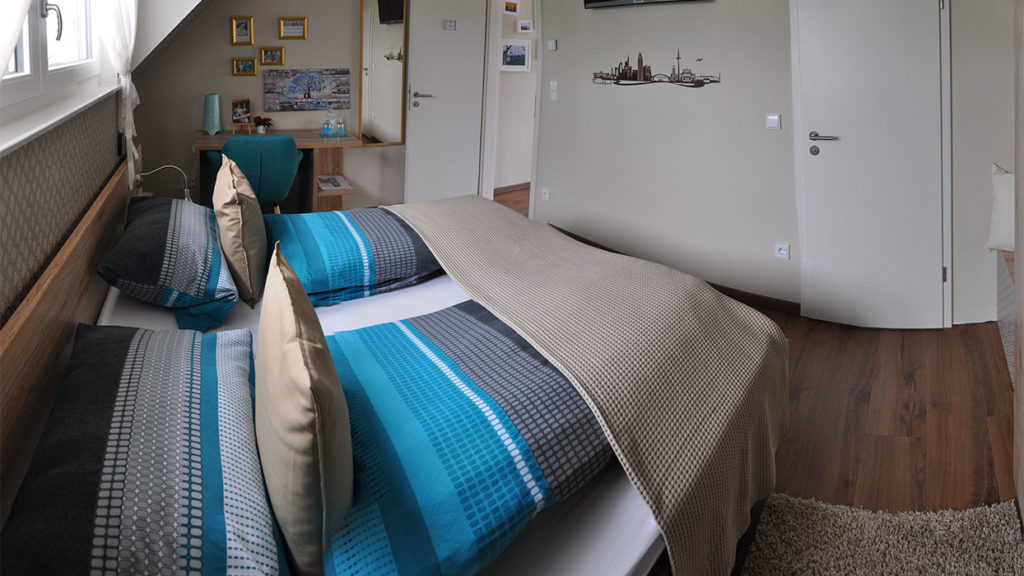 Frankfurt B&B Doppelzimmer "Hesselbach" DSD_9053c